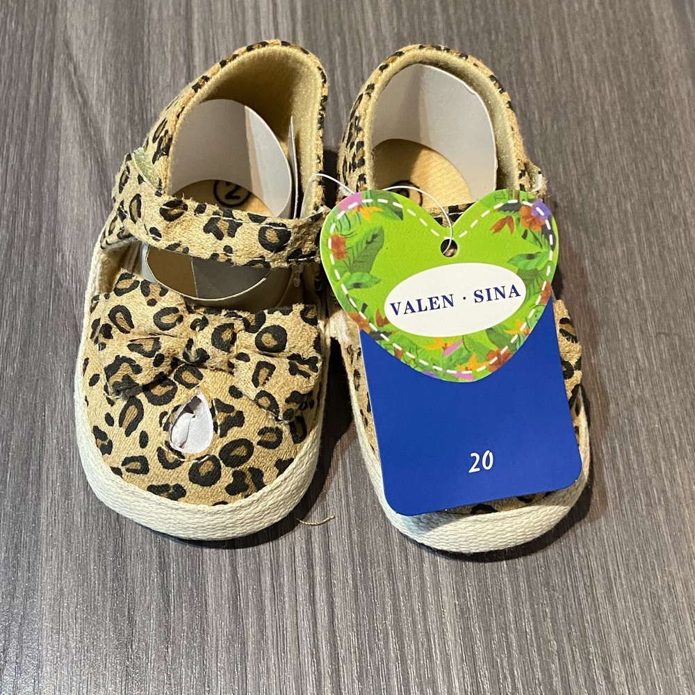 Brown baby cheetah print flats